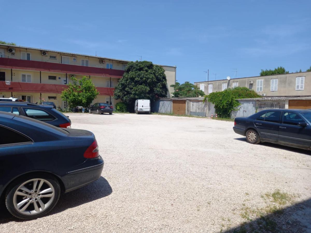 Apartman Zara Exterior photo